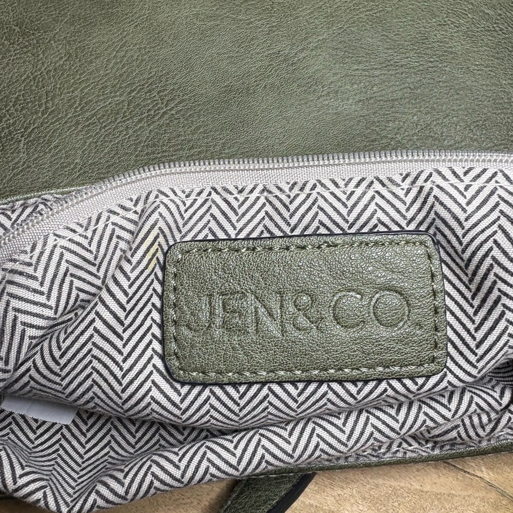 Jen & Co. Purse mossy green vegan leather crossbody bag. - Picture 7 of 12
